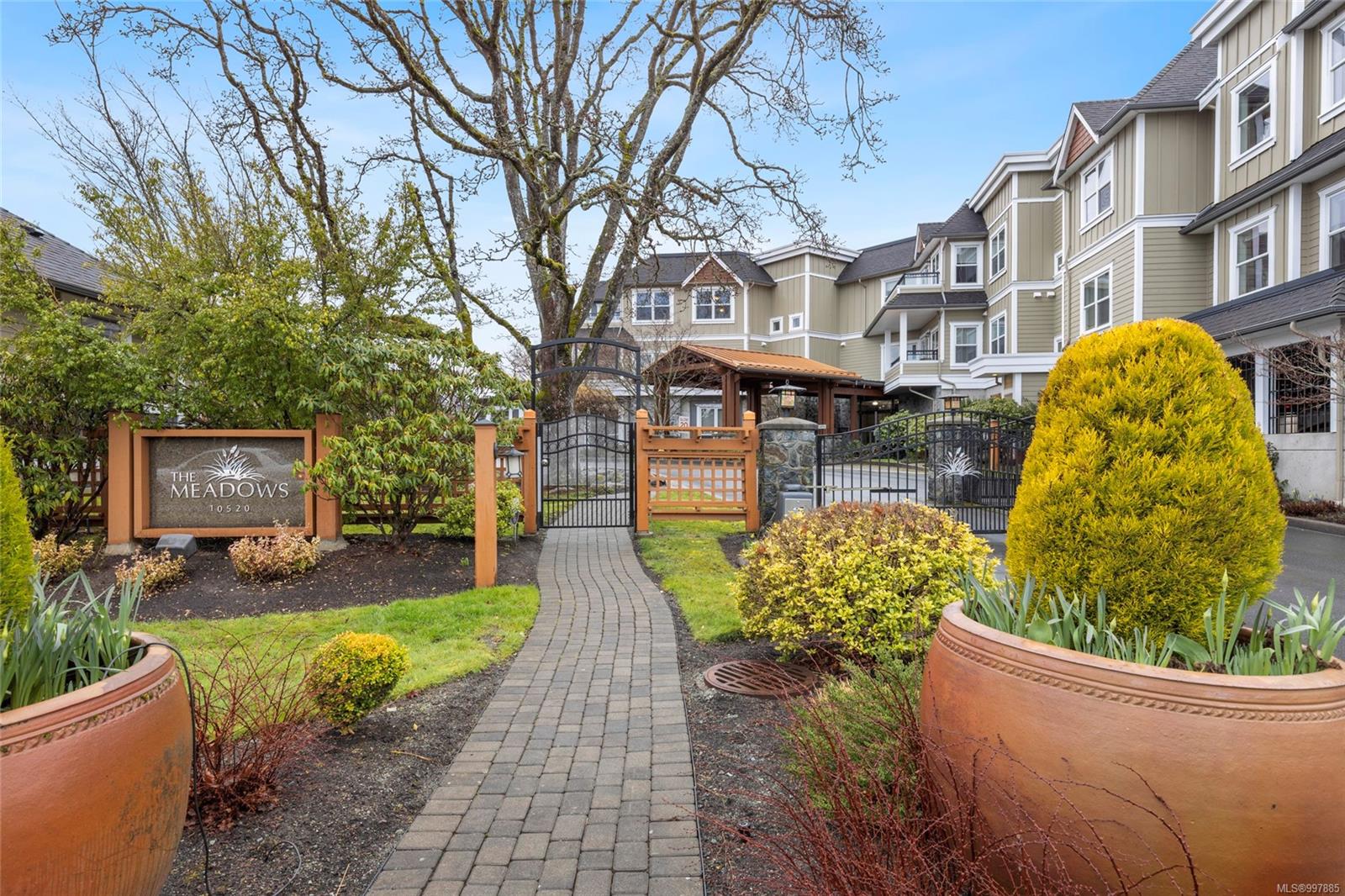 $499,000 - 10520 McDonald Park Rd<br>British Columbia, V8L 0A3