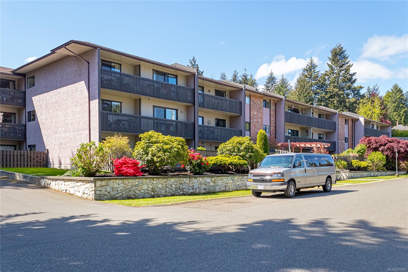 $449,000 - 130 Sunningdale Rd<br>British Columbia, V9K 1P9