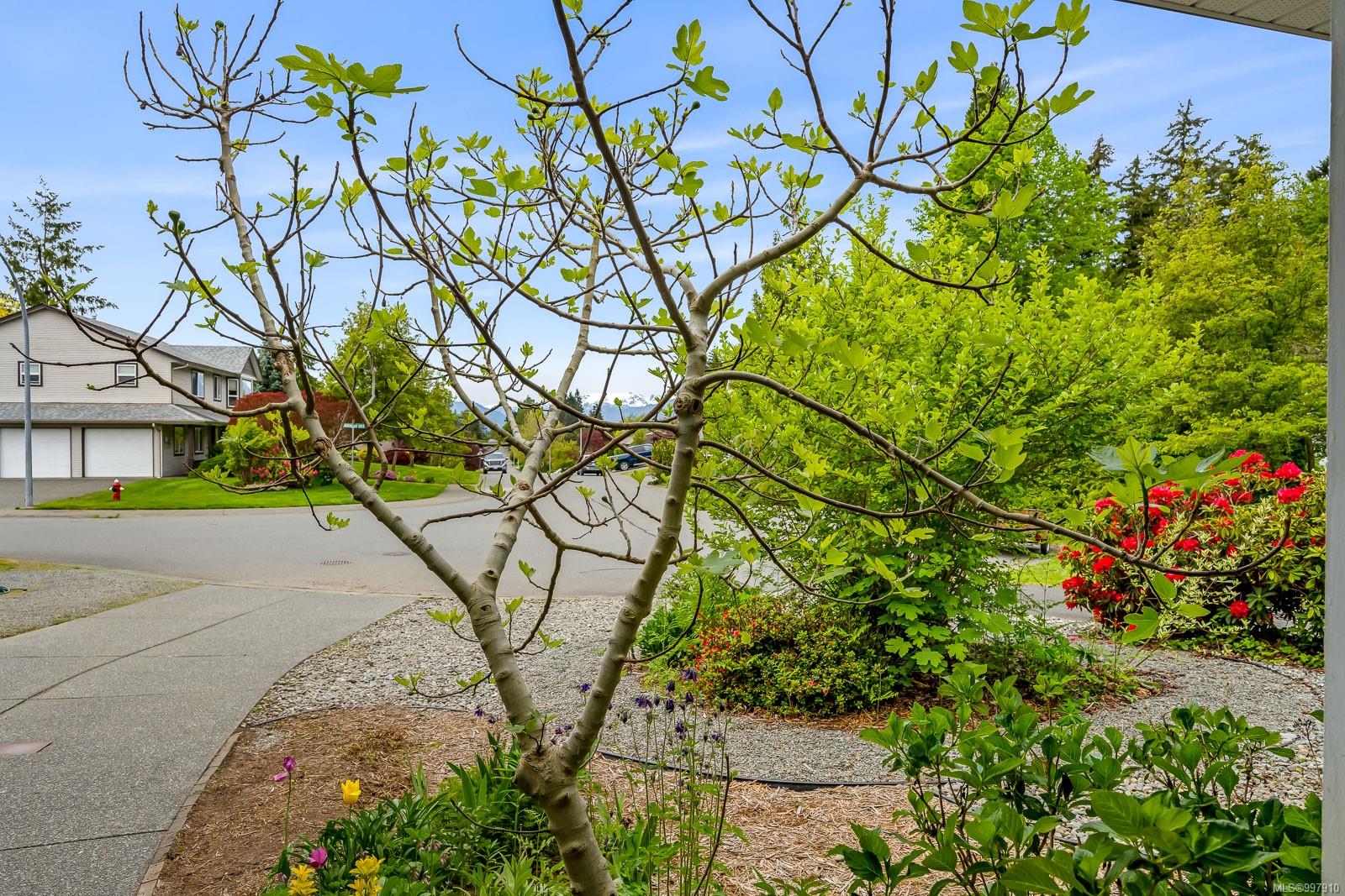 $860,000 - 850 Waddington Cres<br>British Columbia, V9N 9H7