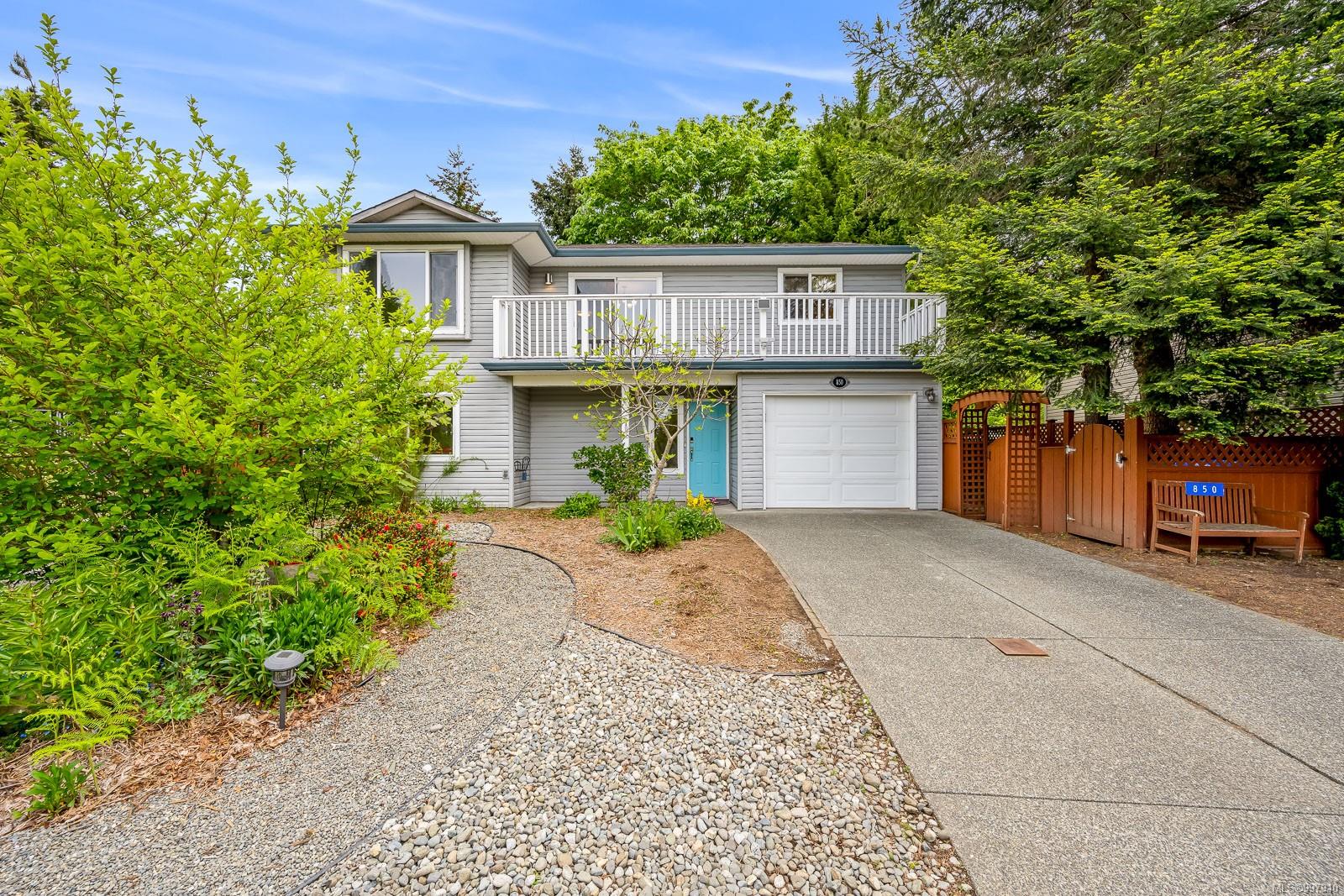 $860,000 - 850 Waddington Cres<br>British Columbia, V9N 9H7