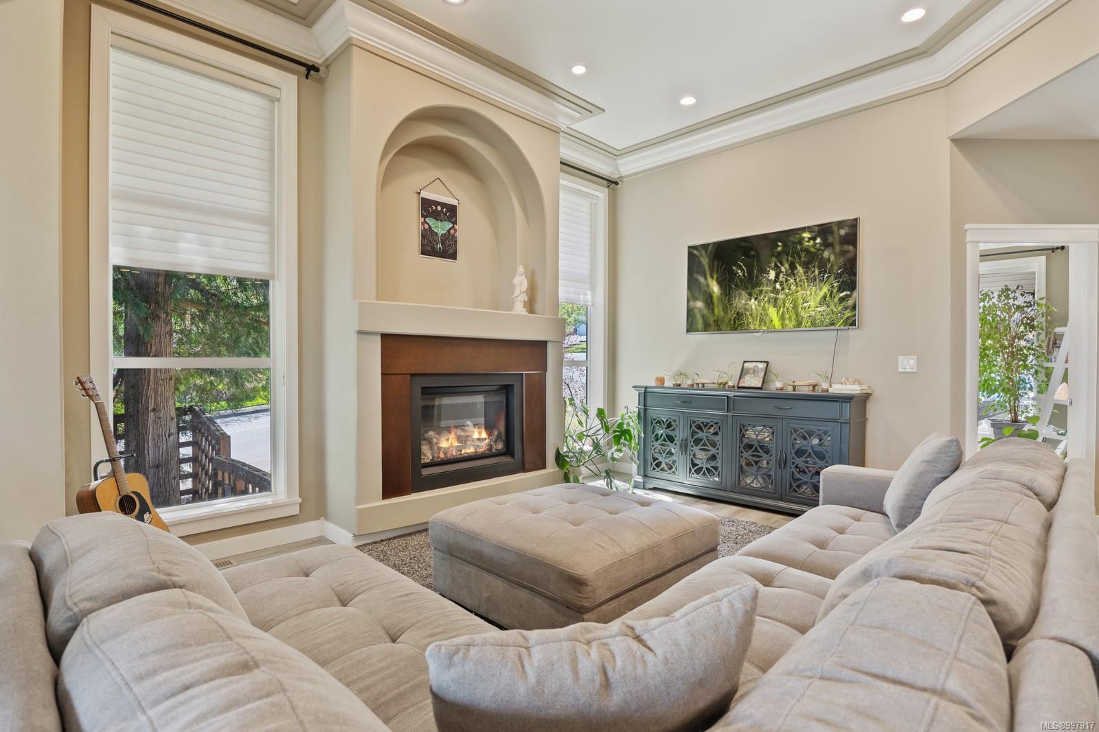 $1,225,000 - 3101 Klanawa Cres<br>British Columbia, V9N 3Z9