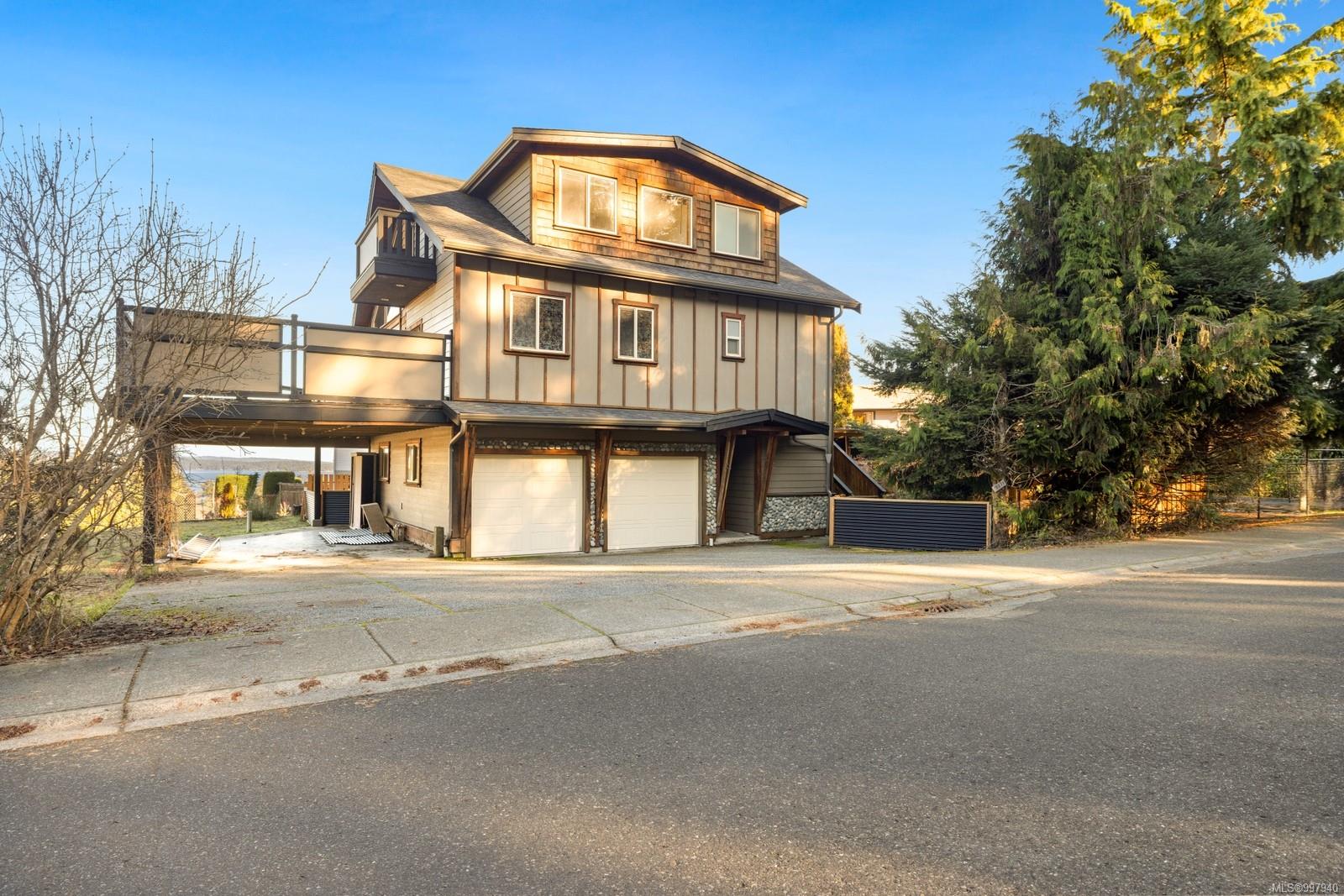$749,000 - 9971 Echo Hts<br>British Columbia, V0R 1K2