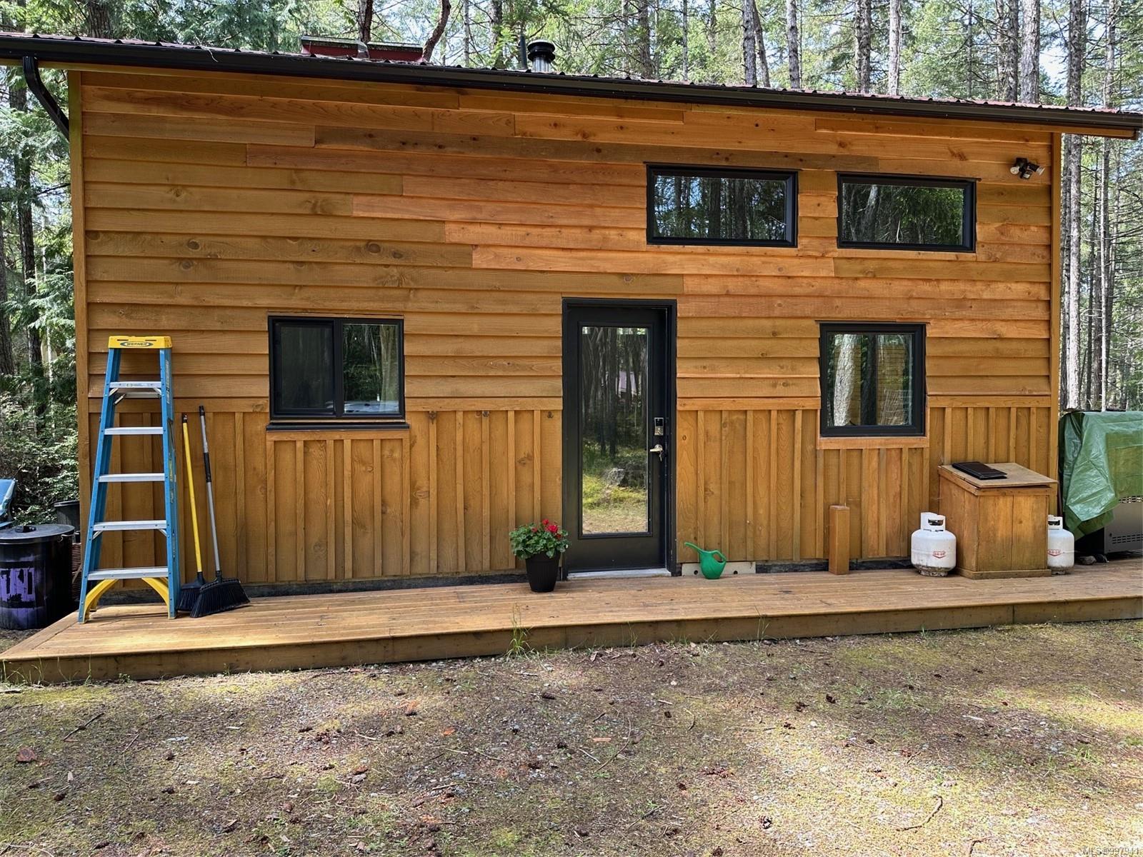 $799,000 - 271 James Way<br>British Columbia, V0R 1X1