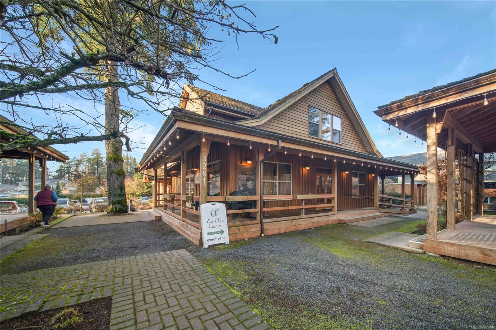 $1,235,000 - 5281 Rutherford Rd<br>British Columbia, V9T 5N9