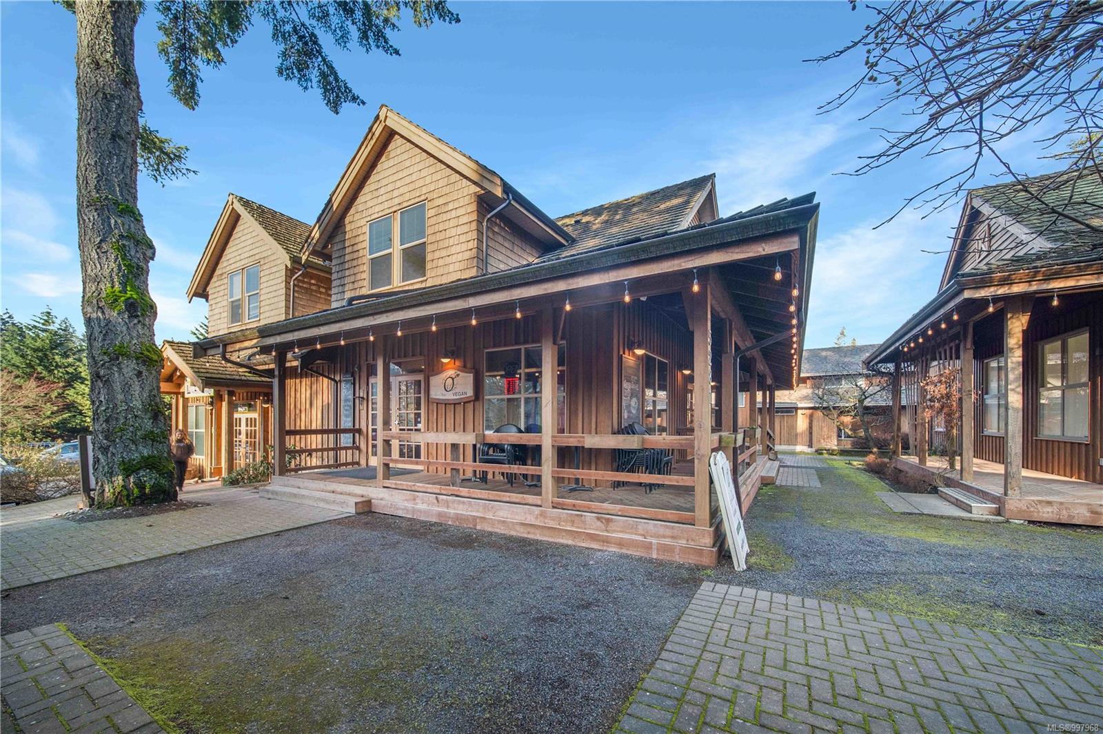 $1,235,000 - 5281 Rutherford Rd<br>British Columbia, V9T 5N9