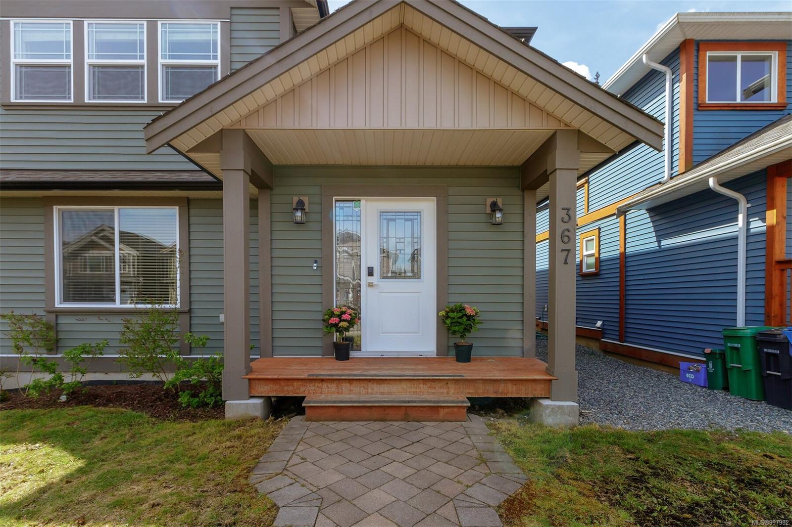 $720,000 - 367 Cambie Rd<br>British Columbia, V9R 0G7