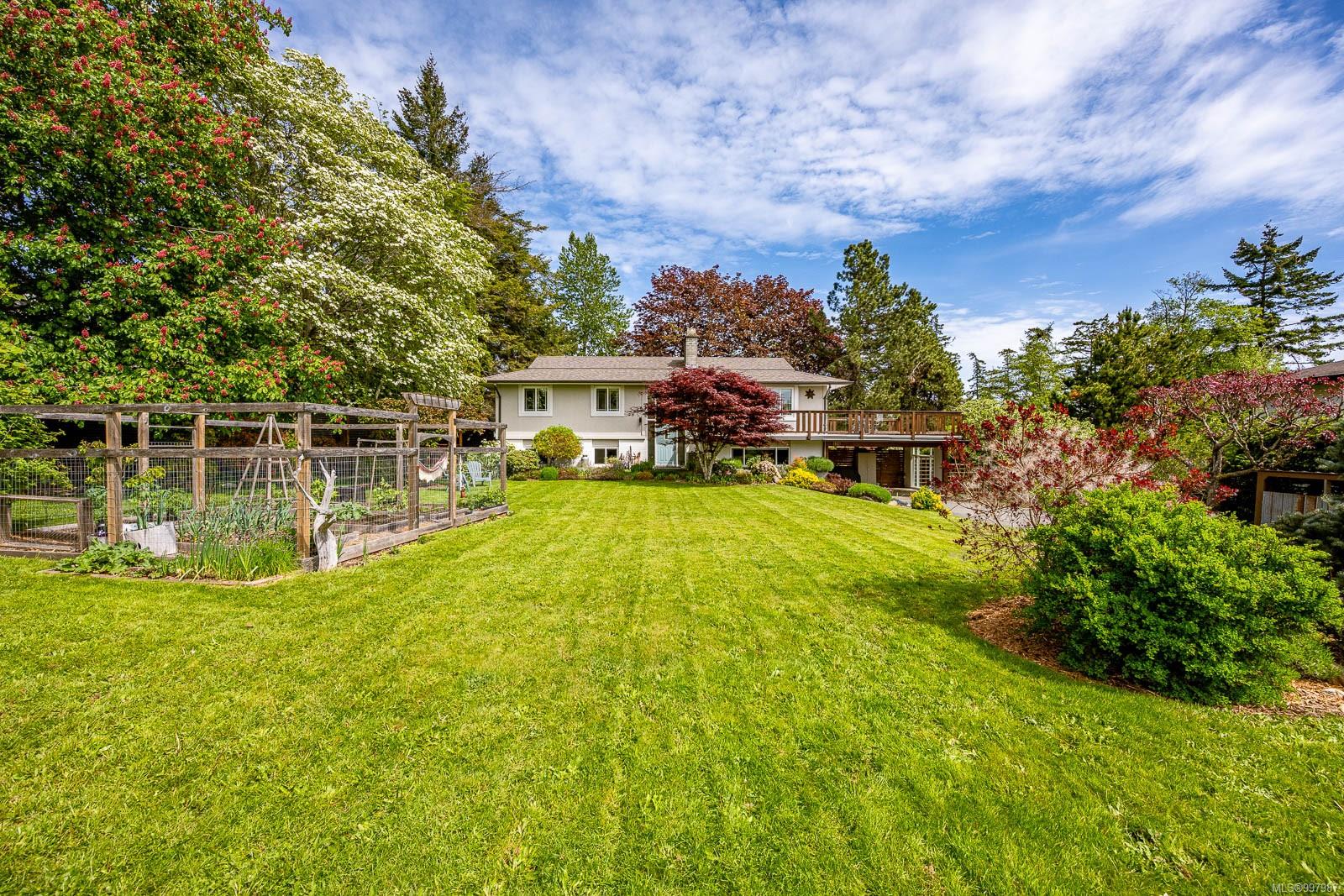 $1,450,000 - 170 Carthew St<br>British Columbia, V9M 1T3