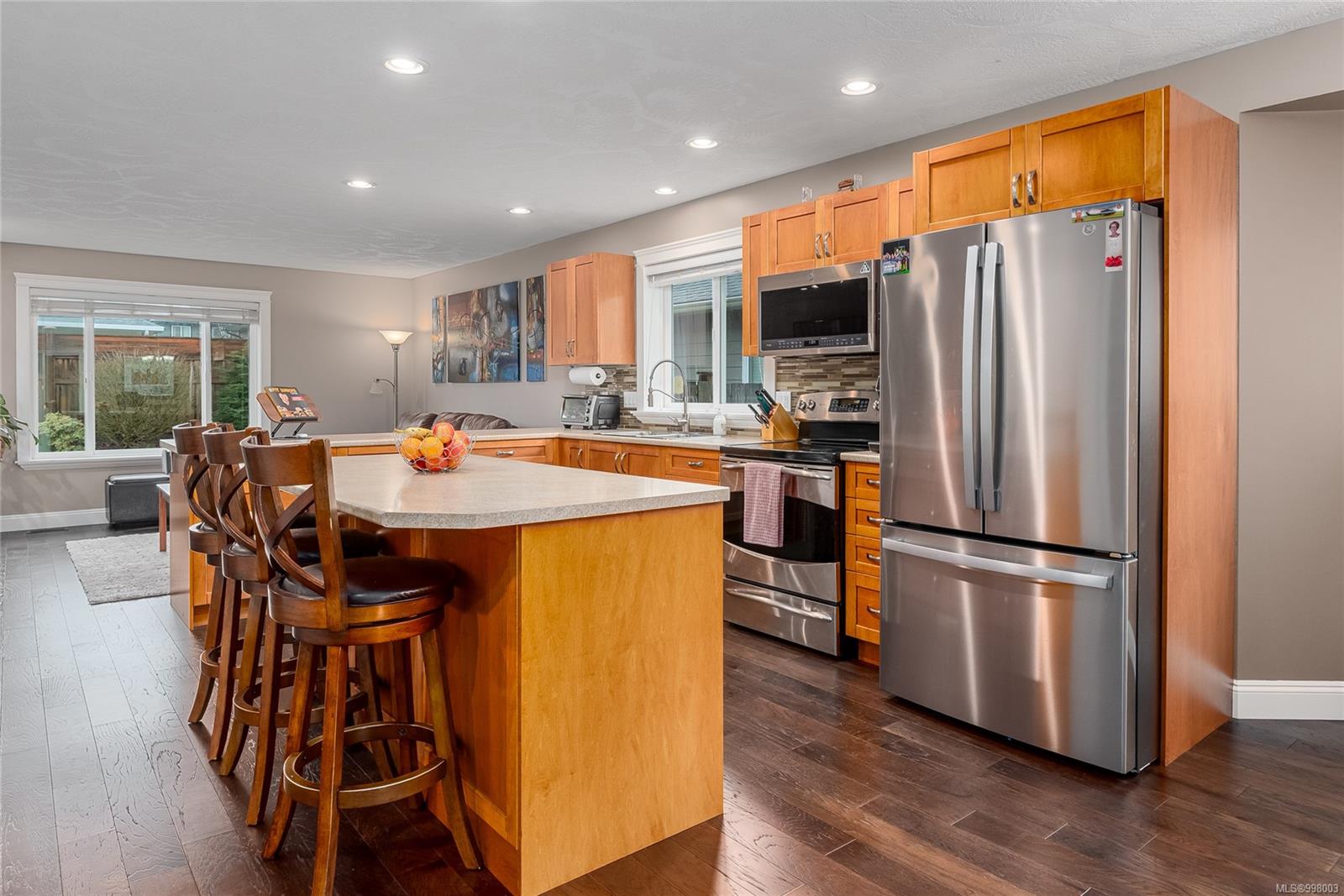 $998,800 - 2457 Canuck Pl<br>British Columbia, V9M 0A2