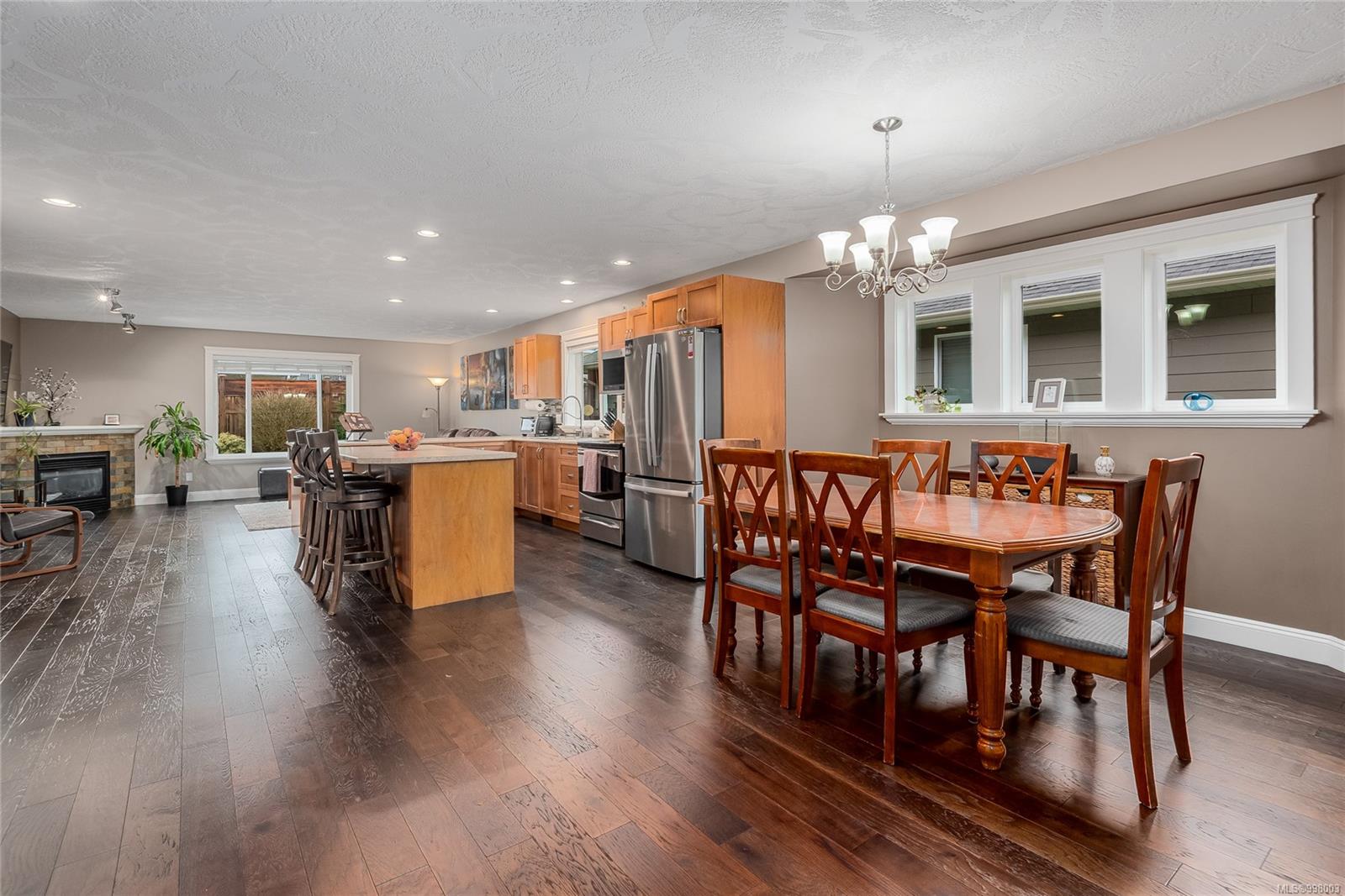 $998,800 - 2457 Canuck Pl<br>British Columbia, V9M 0A2