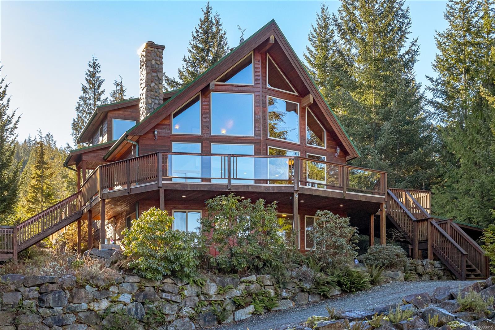 $1,450,000 - 1556 Meadowood Way<br>British Columbia, V9K 2V2