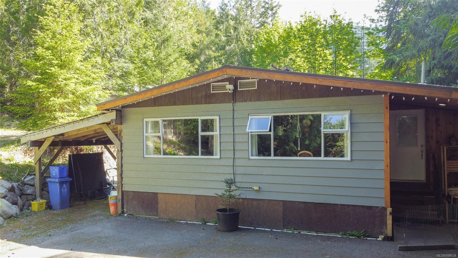$469,000 - 7965 Greendale Rd<br>British Columbia, V0R 2G0
