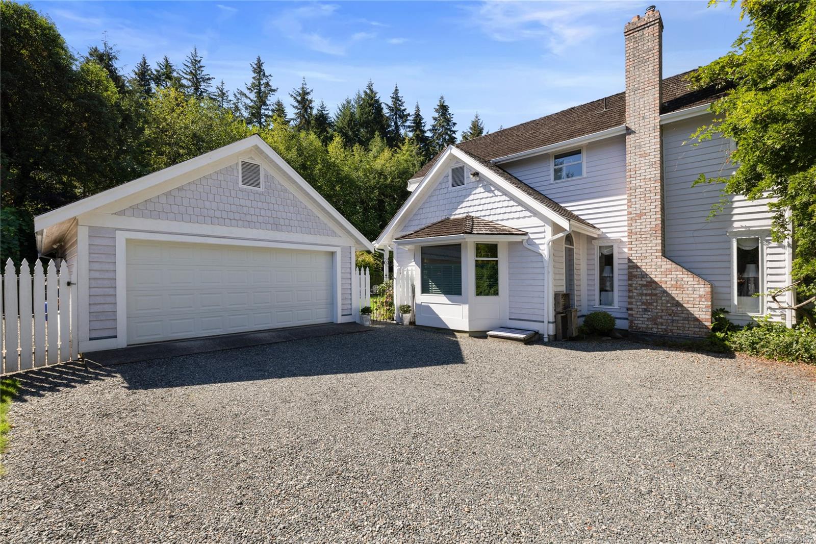 $1,725,000 - 234 Hoylake Rd<br>British Columbia, V9K 1K5
