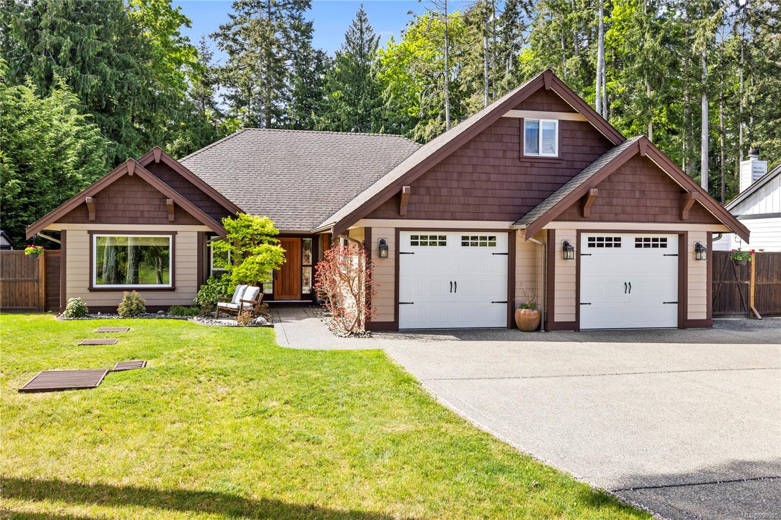 $1,199,000 - 3906 Creekside Dr<br>British Columbia, V0R 1G0