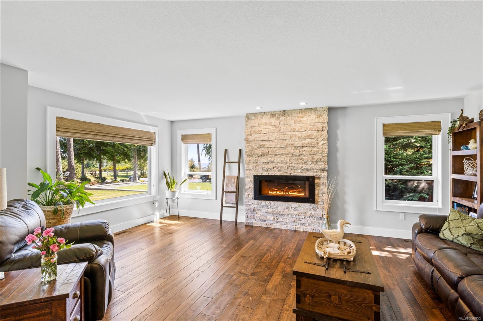 $1,199,000 - 3906 Creekside Dr<br>British Columbia, V0R 1G0