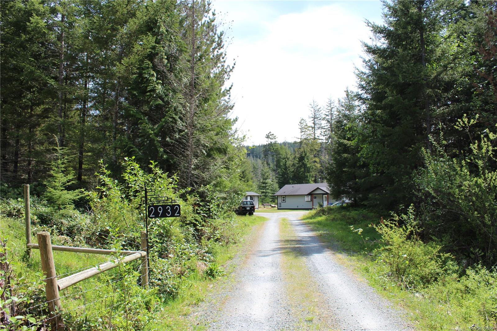 $986,900 - 2932 RENFREW Rd<br>British Columbia, V8H 2E4