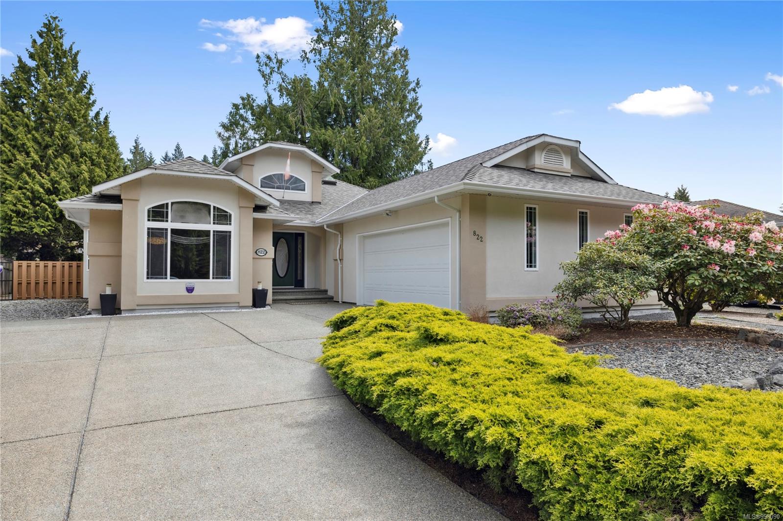 $915,000 - 822 Arbutus St<br>British Columbia, V9K 2L4