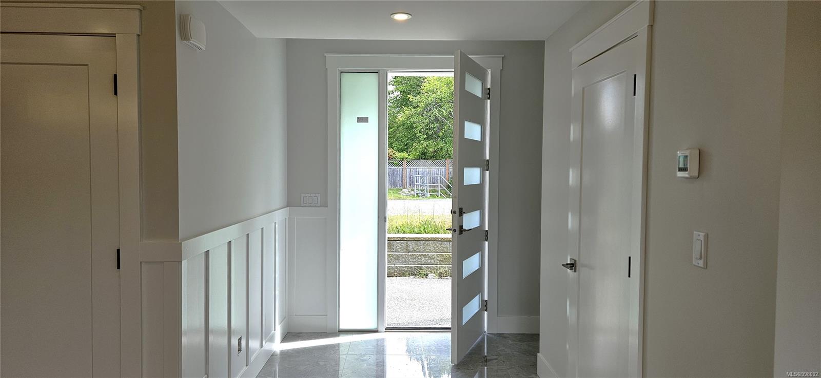 $949,900 - 111 DESPARD Ave<br>British Columbia, V9P 1L4
