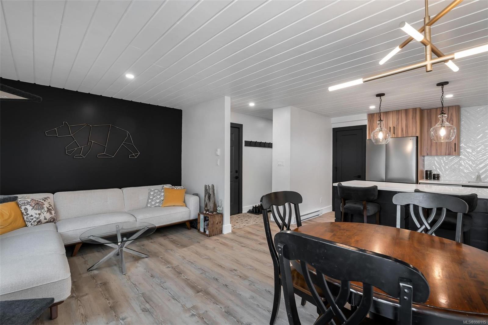 $399,900 - 211 Madill Rd<br>British Columbia, V0R 2G1