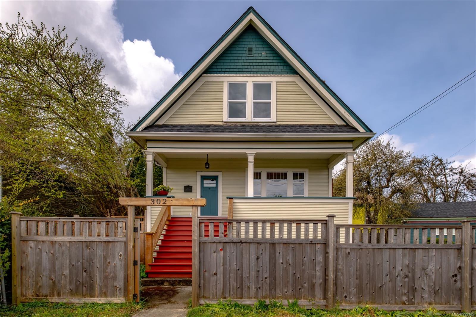$886,000 - 302 Victoria Rd<br>British Columbia, V9R 4P9