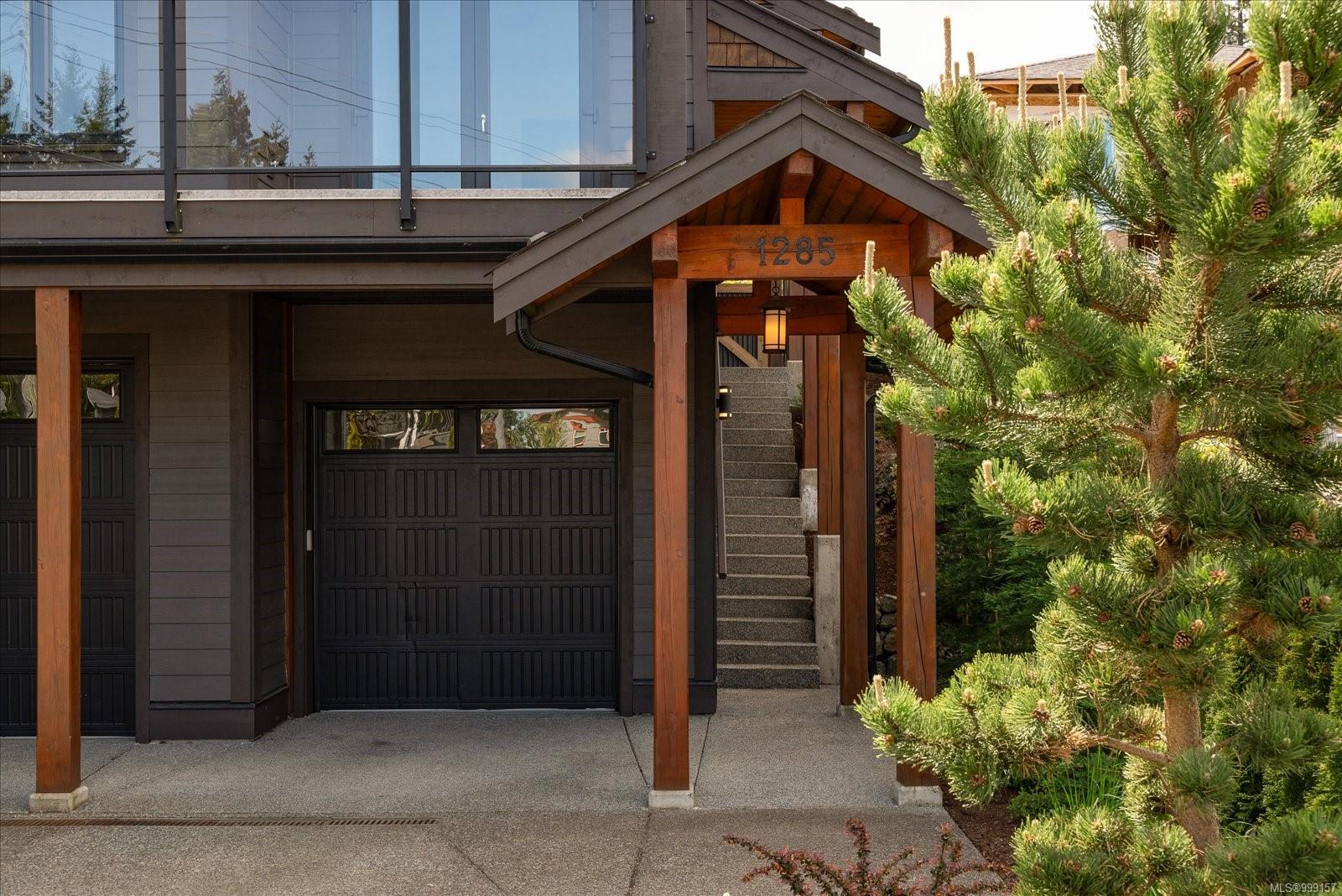$1,150,000 - 1285 College Dr<br>British Columbia, V9R 5Z5