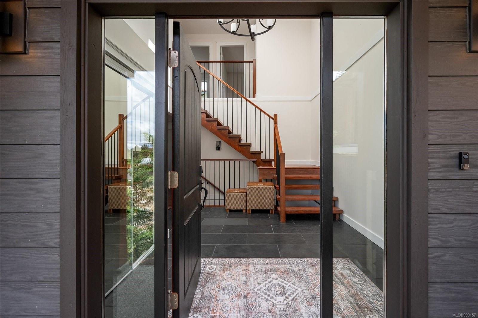 $1,150,000 - 1285 College Dr<br>British Columbia, V9R 5Z5