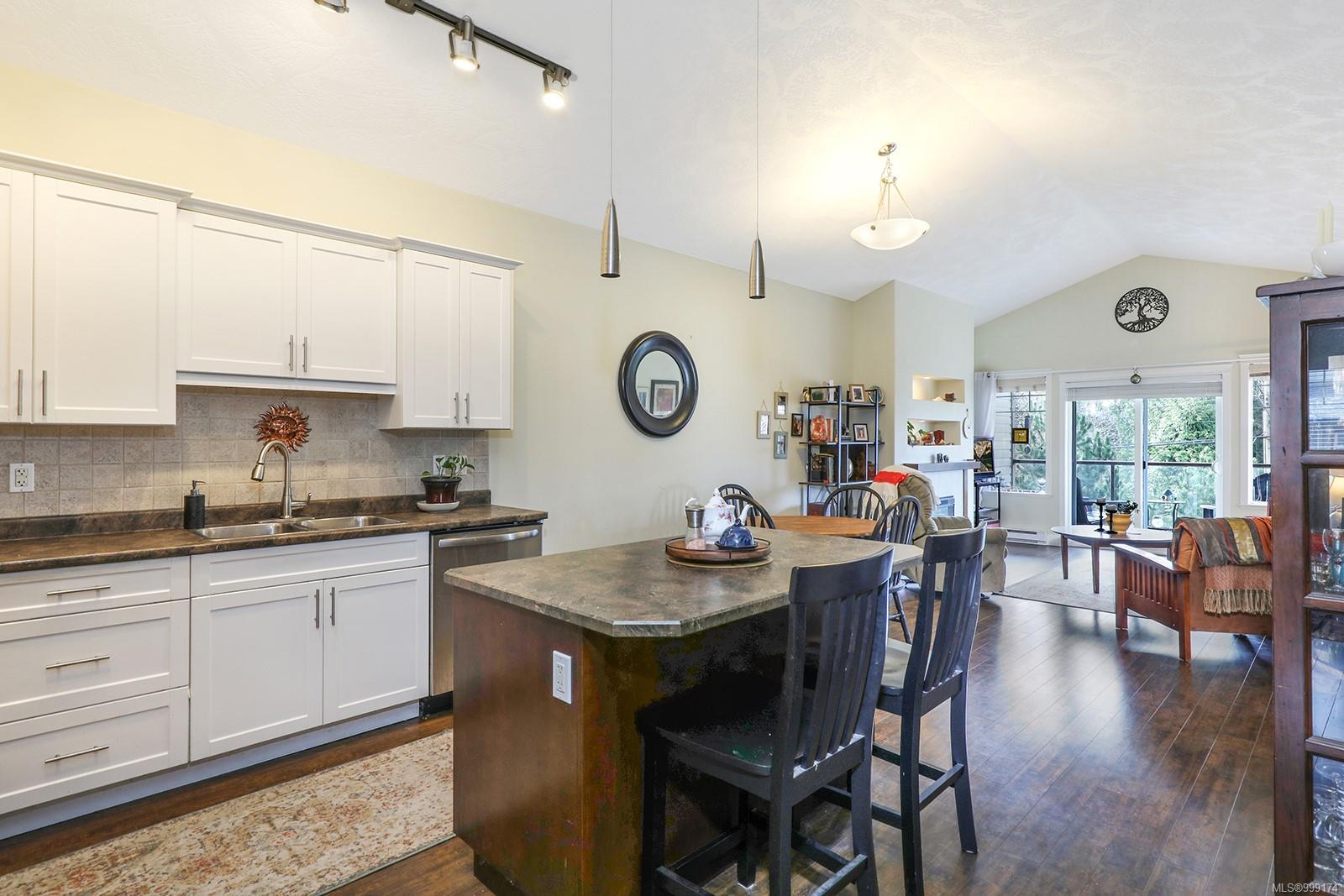 $443,000 - 930 Braidwood Rd<br>British Columbia, V9N 3R9