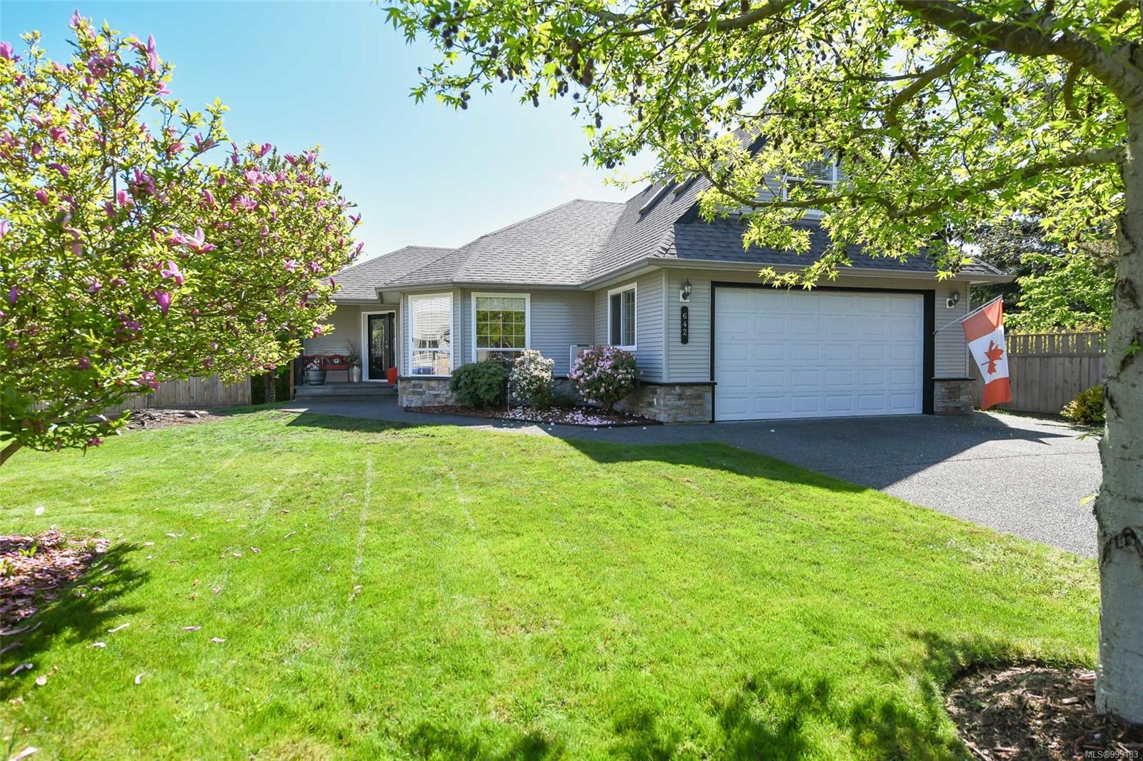 $1,250,000 - 642 Sky View Pl<br>British Columbia, V9M 3R3