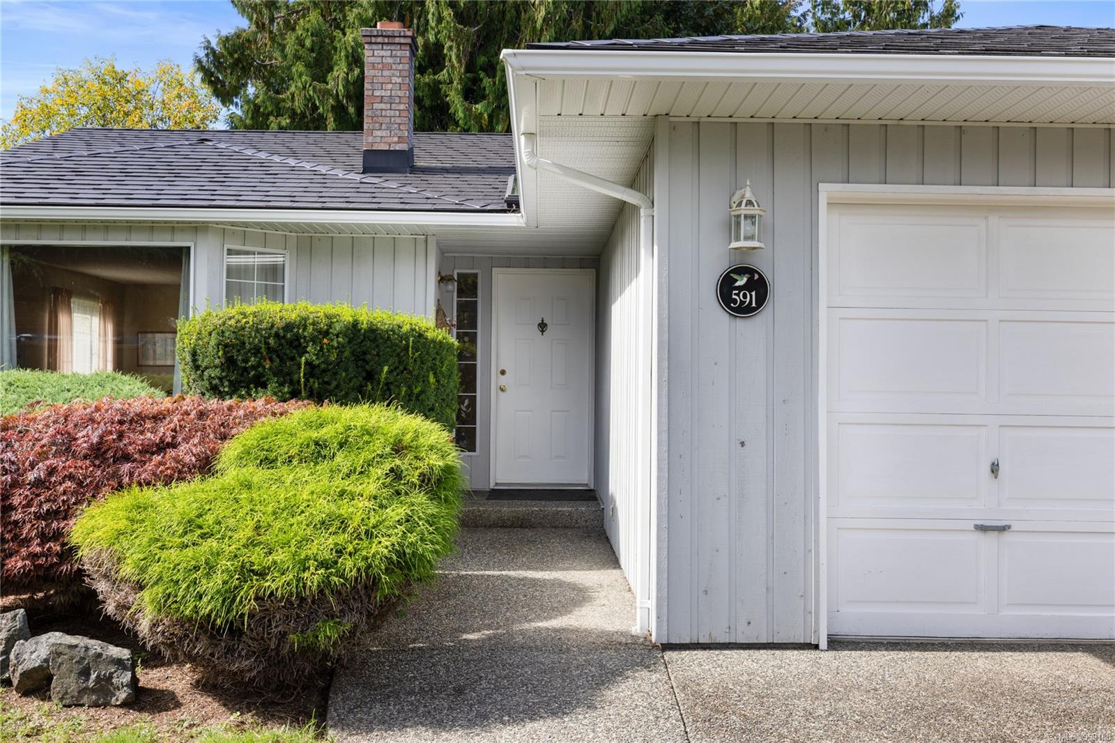 $799,900 - 591 Moresby Ave<br>British Columbia, V9K 1J6