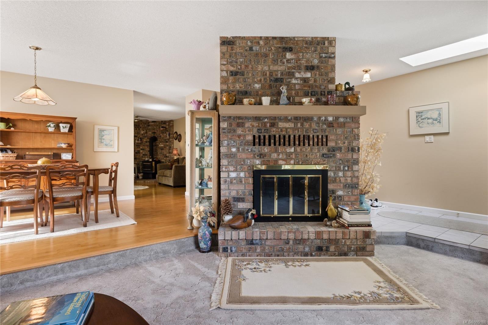 $799,900 - 591 Moresby Ave<br>British Columbia, V9K 1J6