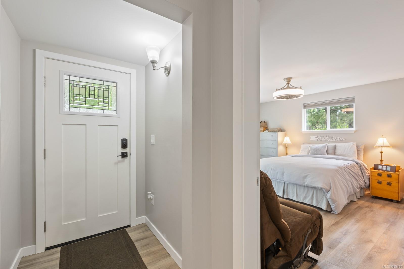 $889,000 - 3671 Thomson Rd<br>British Columbia, V9N 9T5