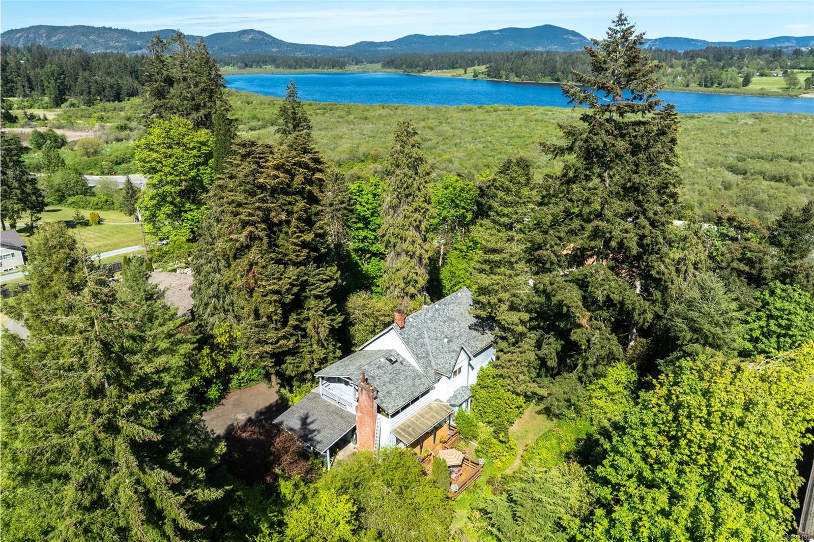 $949,900 - 6184 Alington Rd<br>British Columbia, V9L 2E9