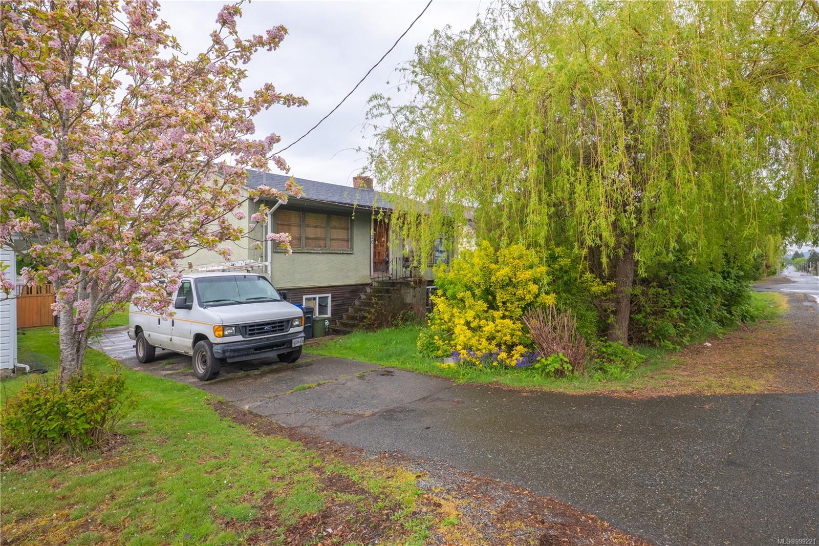 $459,900 - 626 Fourth St<br>British Columbia, V9R 1V3