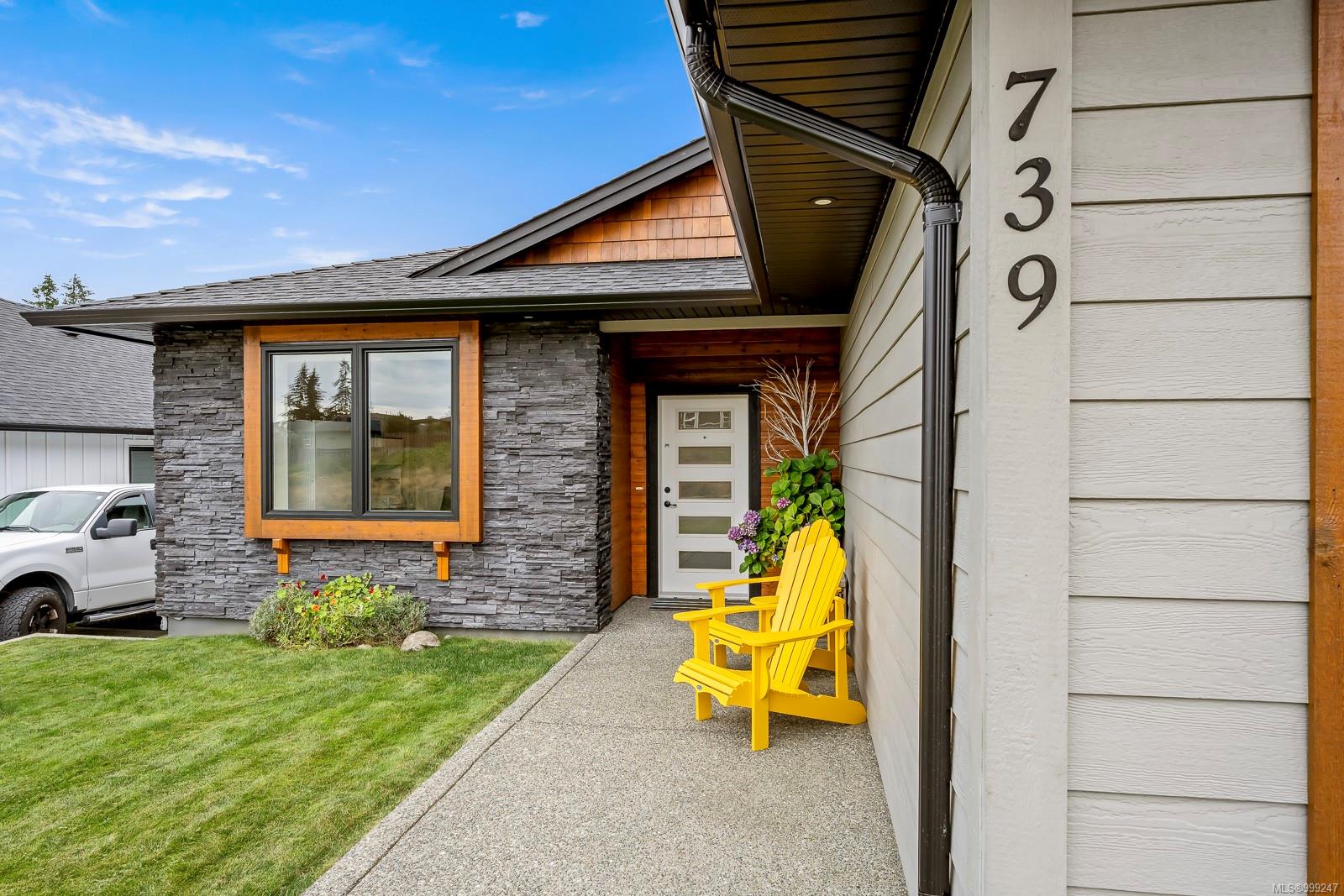 $919,000 - 739 Bushbuck Dr<br>British Columbia, V9W 7X2
