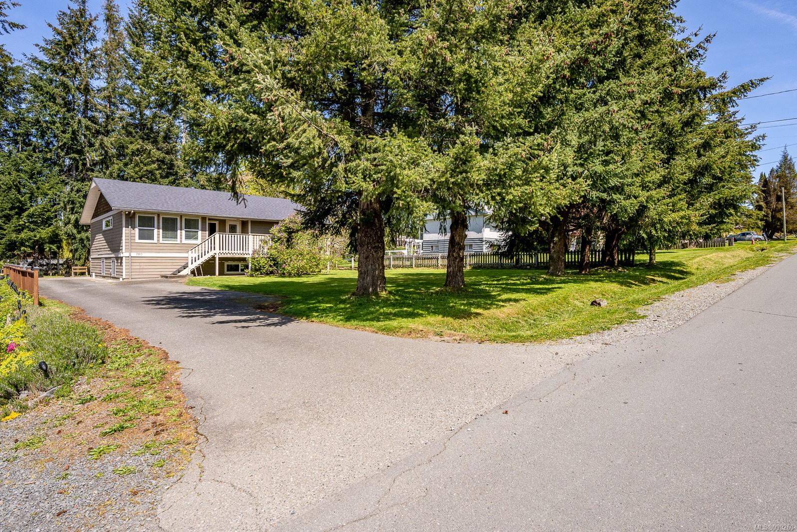 $787,000 - 780 Nicholls Rd<br>British Columbia, V9W 3P6