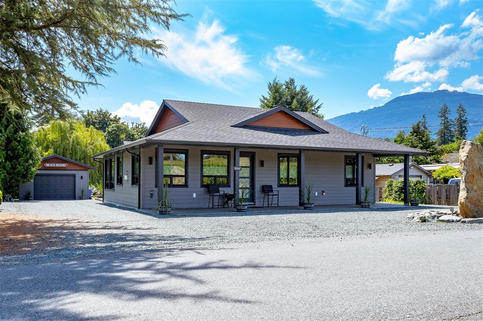 $1,279,000 - 10647 Olsen Rd<br>British Columbia, V9G 2B1