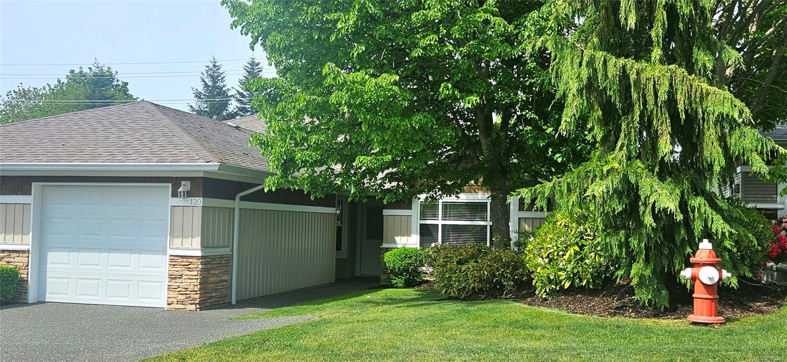 $629,900 - 2077 St. Andrews Way<br>British Columbia, V9N 9V5