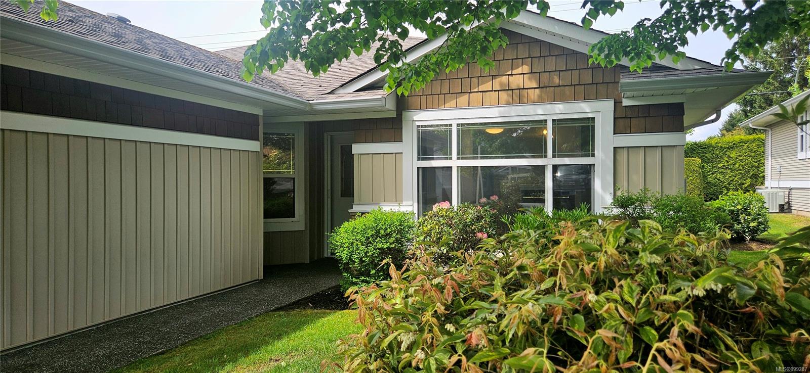 $629,900 - 2077 St. Andrews Way<br>British Columbia, V9N 9V5