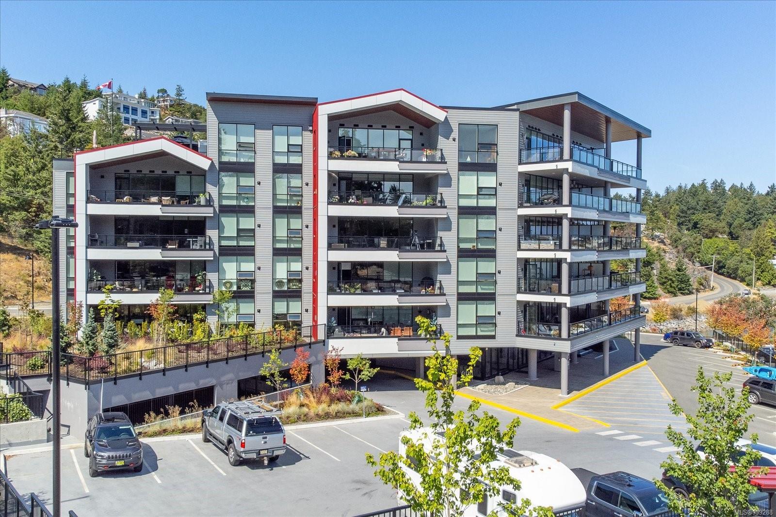 $925,000 - 3529 Dolphin Dr<br>British Columbia, V9P 9J7