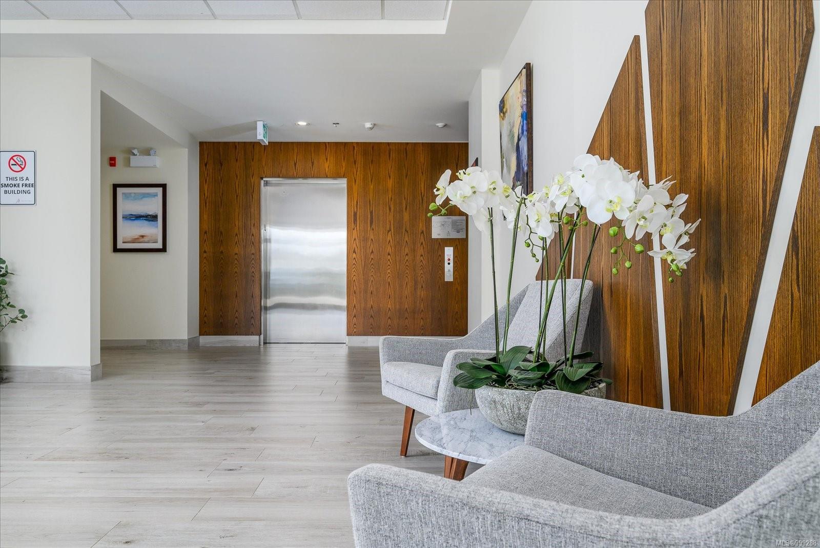 $925,000 - 3529 Dolphin Dr<br>British Columbia, V9P 9J7