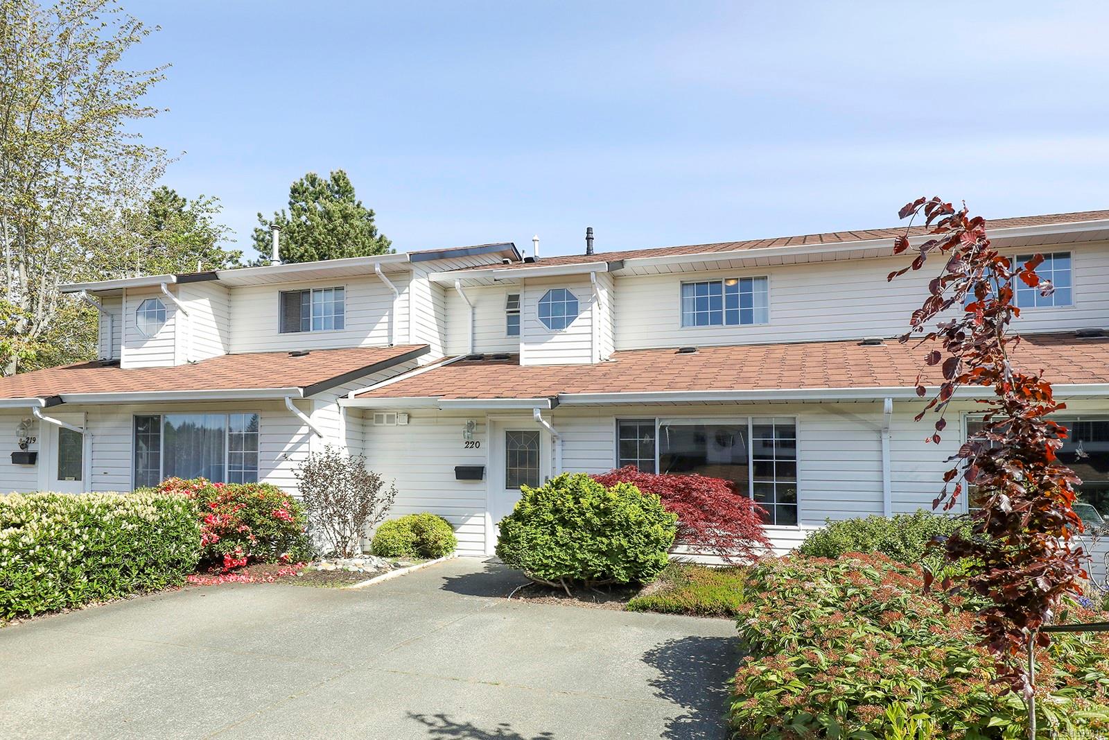 $525,000 - 680 Murrelet Dr<br>British Columbia, V9M 3P2