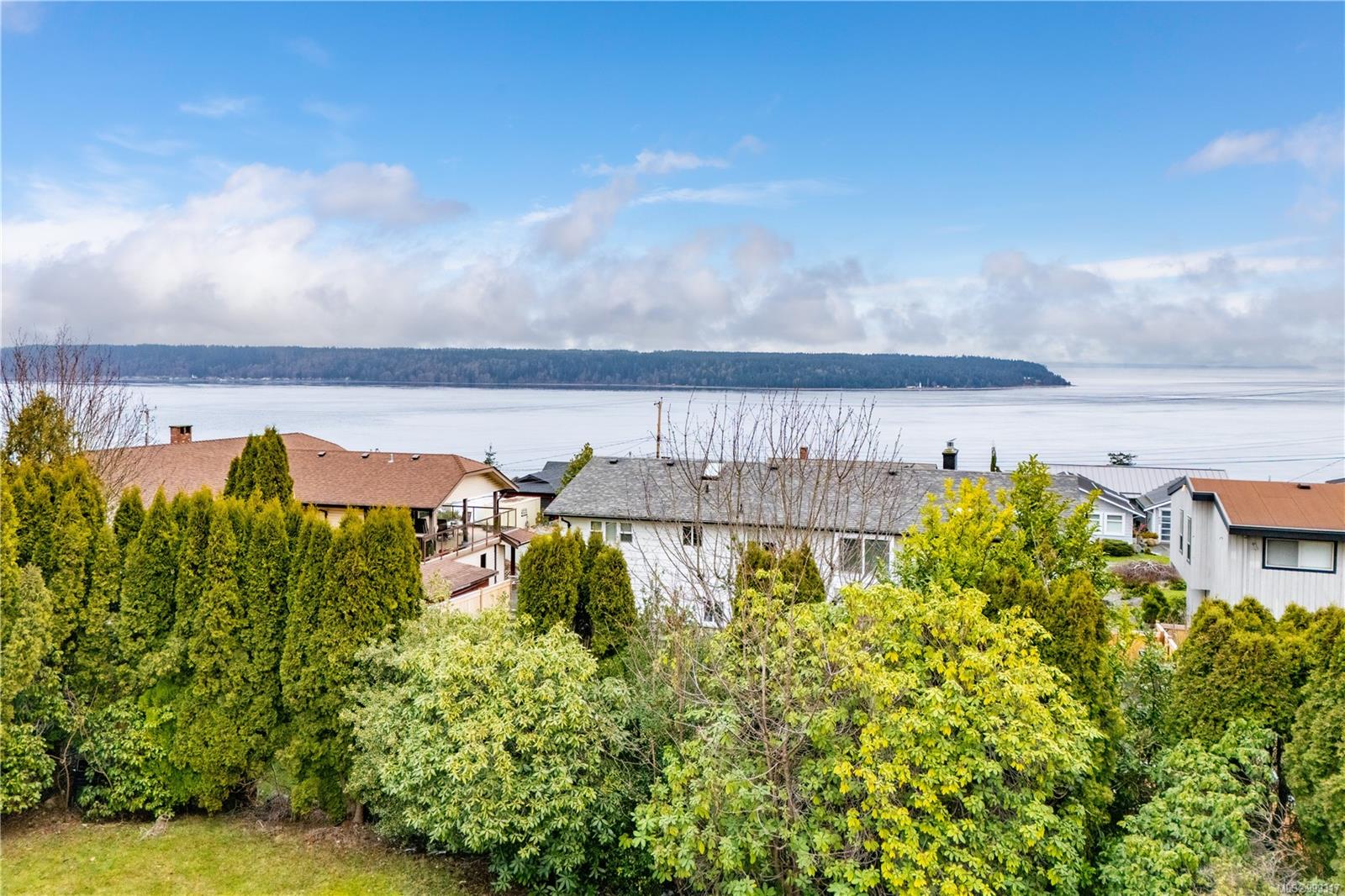 $770,000 - 605 Murphy St<br>British Columbia, V9W 6G1