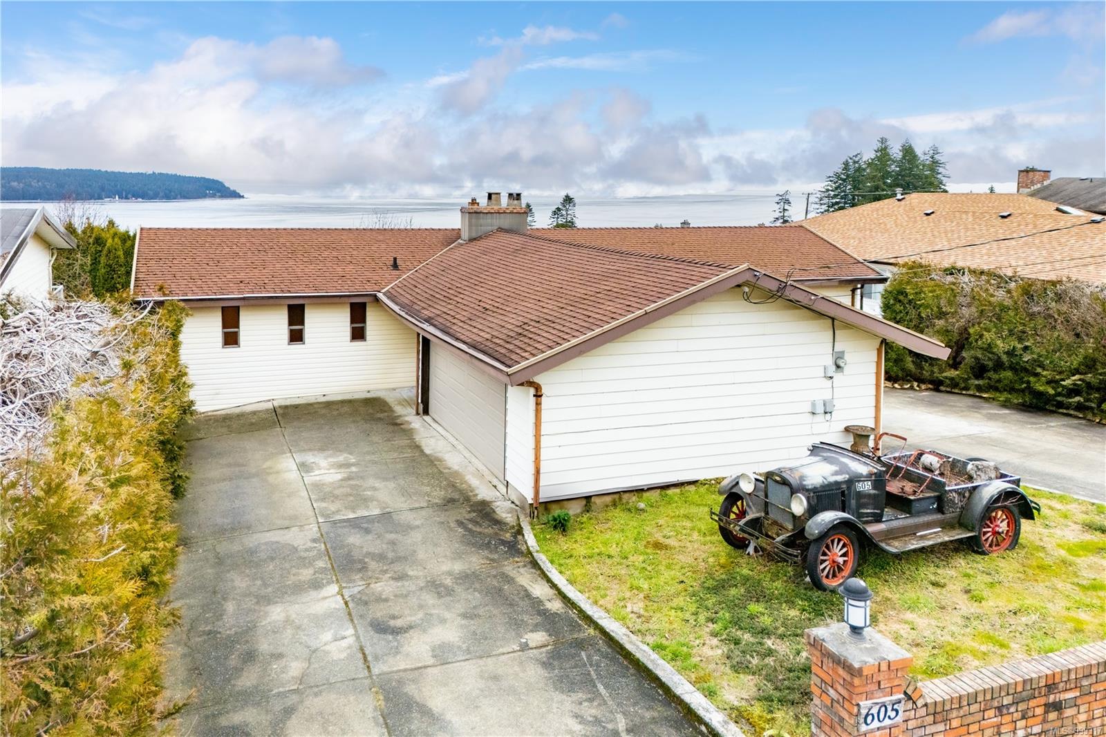 $770,000 - 605 Murphy St<br>British Columbia, V9W 6G1
