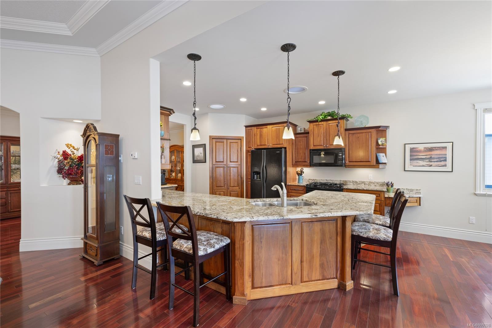 $1,450,000 - 757 Eagleridge Pl<br>British Columbia, V9K 1L4