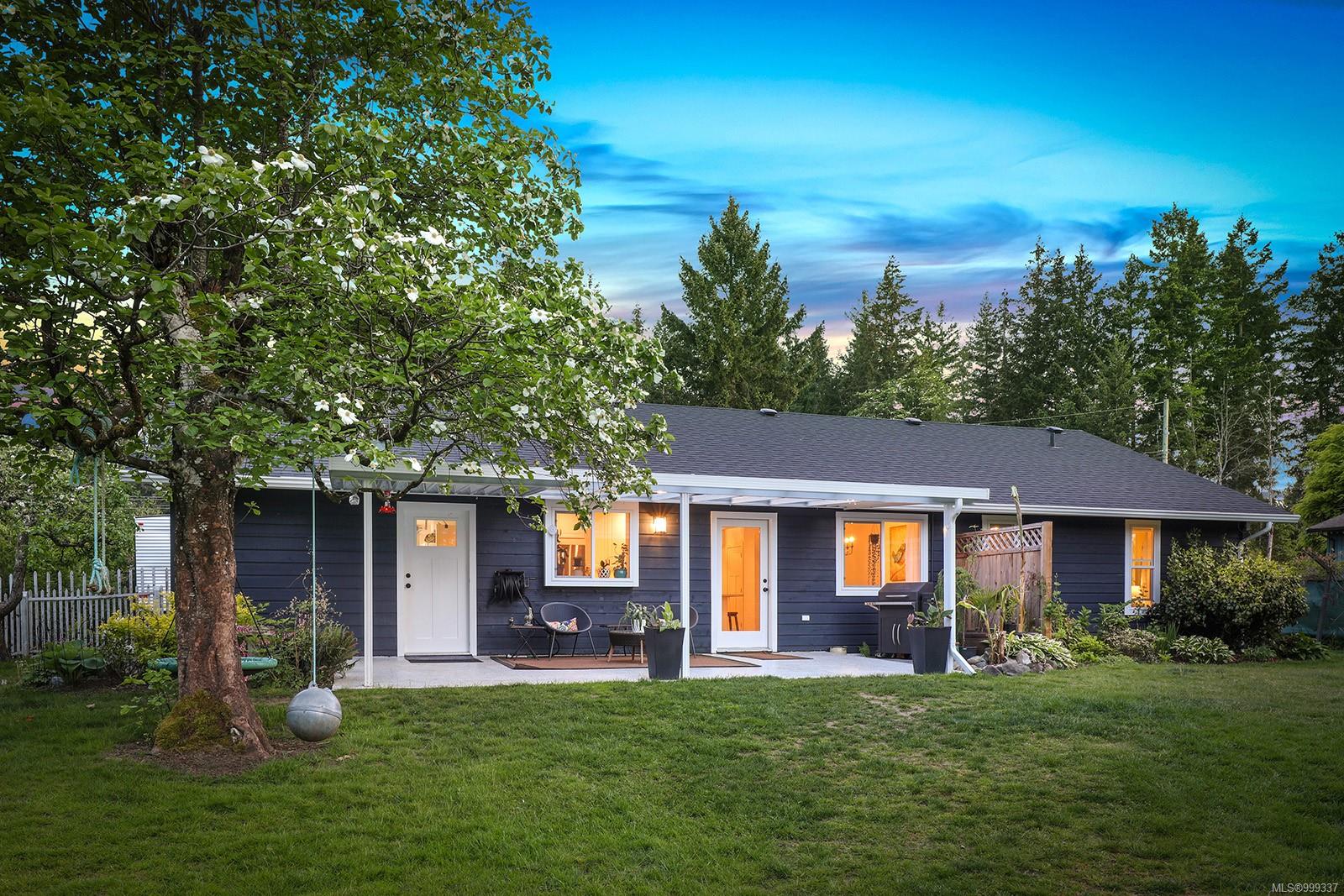 $1,025,000 - 2250 Idiens Way<br>British Columbia, V9M 3Y9