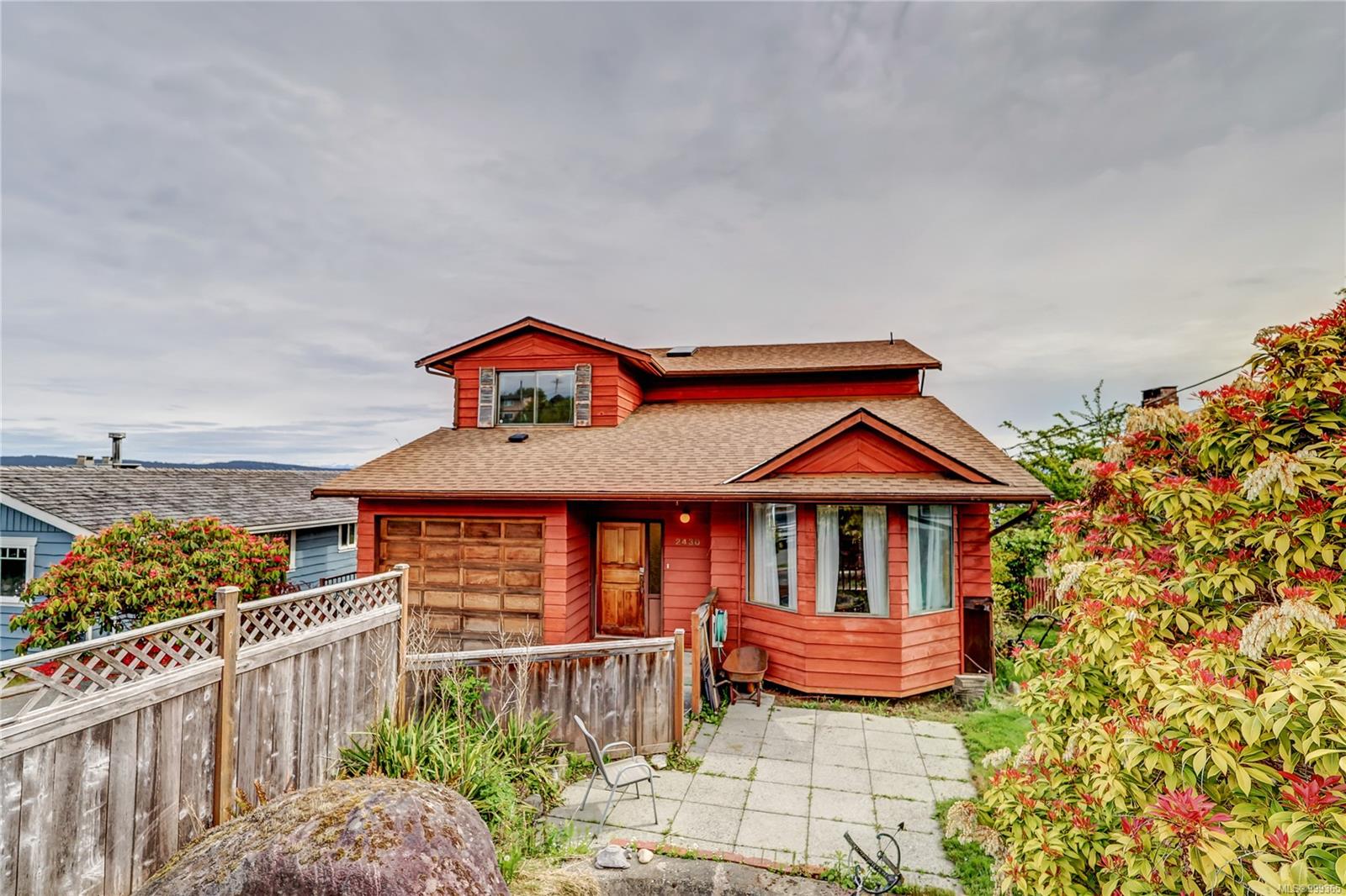 $560,000 - 2430 Cardena Cres<br>British Columbia, V0N 2R0