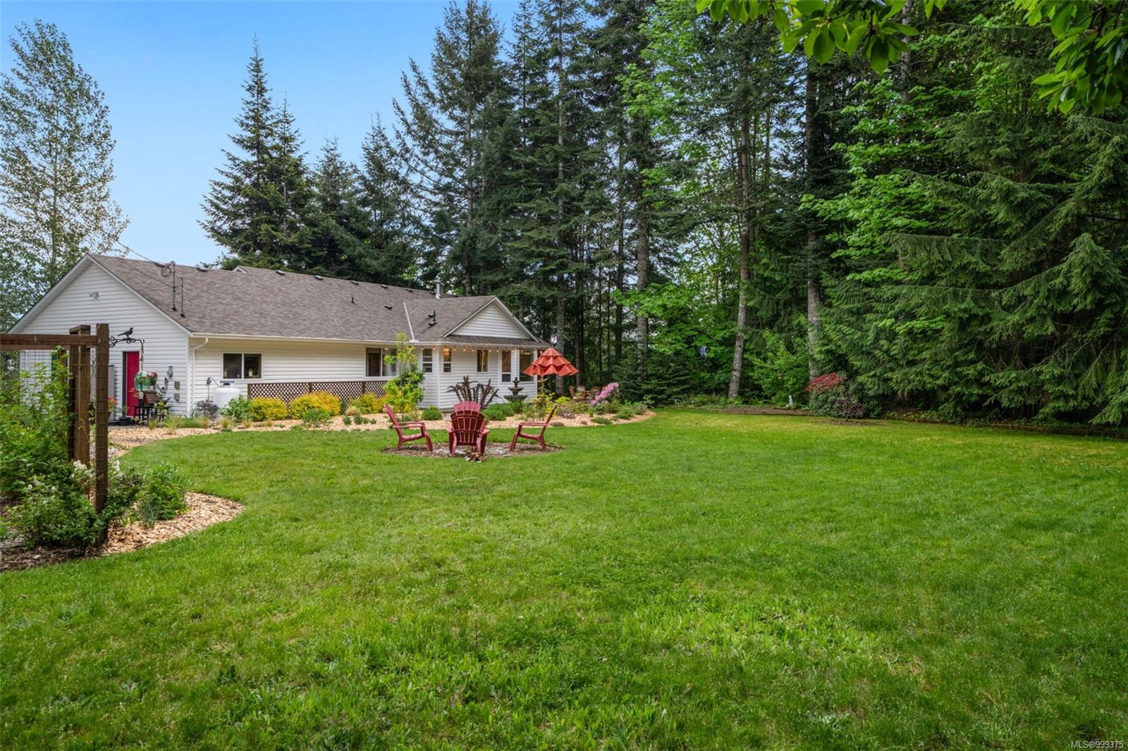 $824,900 - 182/184 Tern Rd<br>British Columbia, V0R 2G0