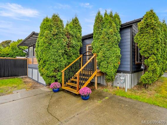 $330,000 - 2625 Mansfield Dr<br>British Columbia, V9N 2N2