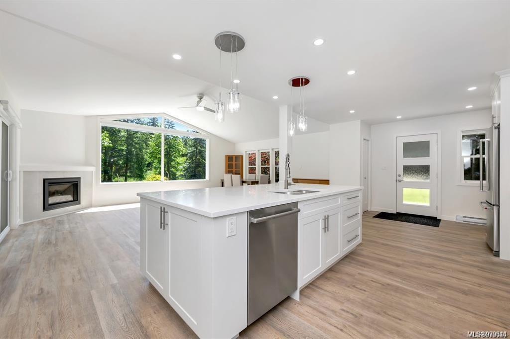 $2,795,000 - 8045/56 Greendale Rd<br>British Columbia, V0R 2G0