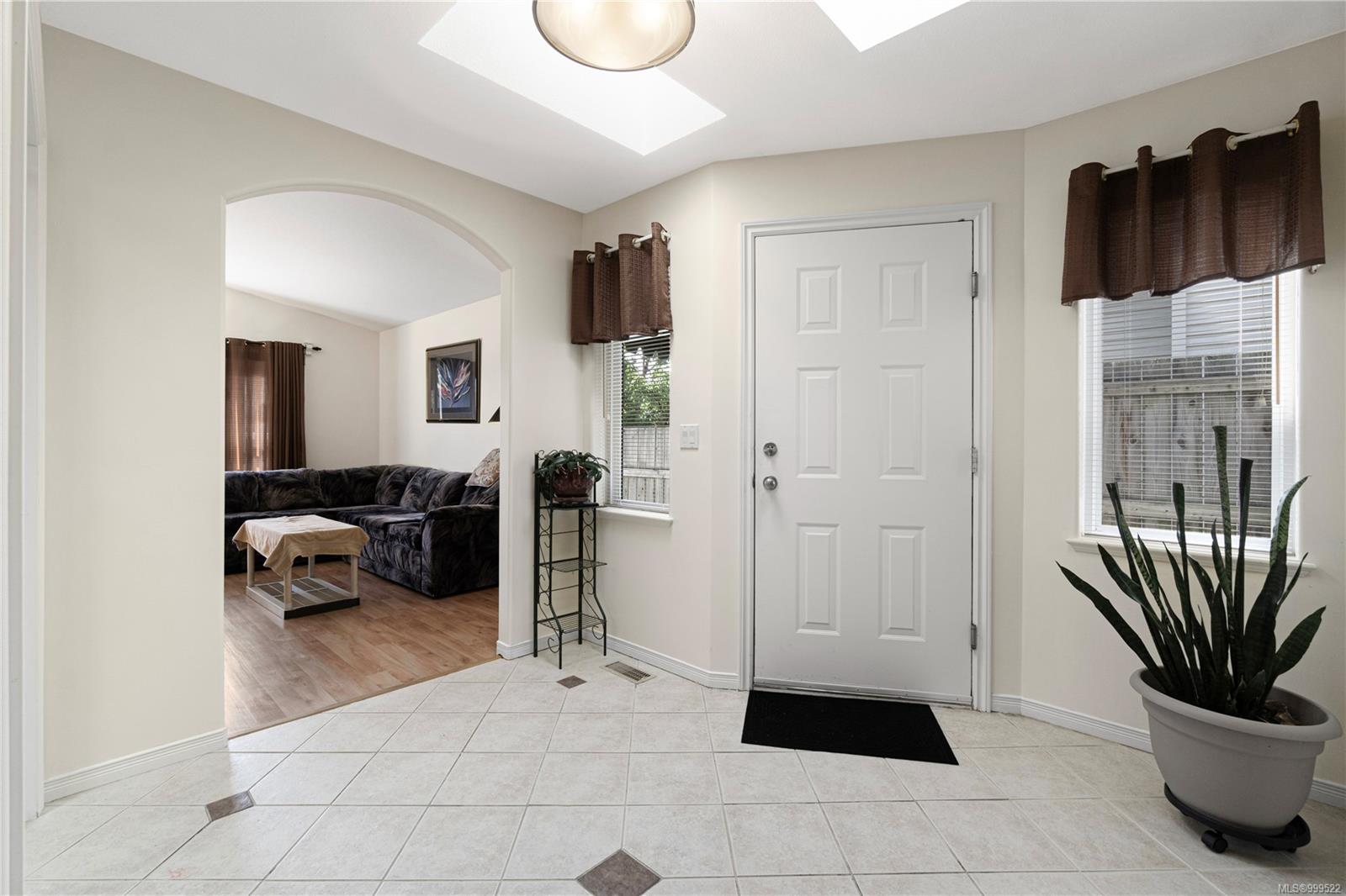 $834,000 - 6117 Brickyard Rd<br>British Columbia, V9V 1K3