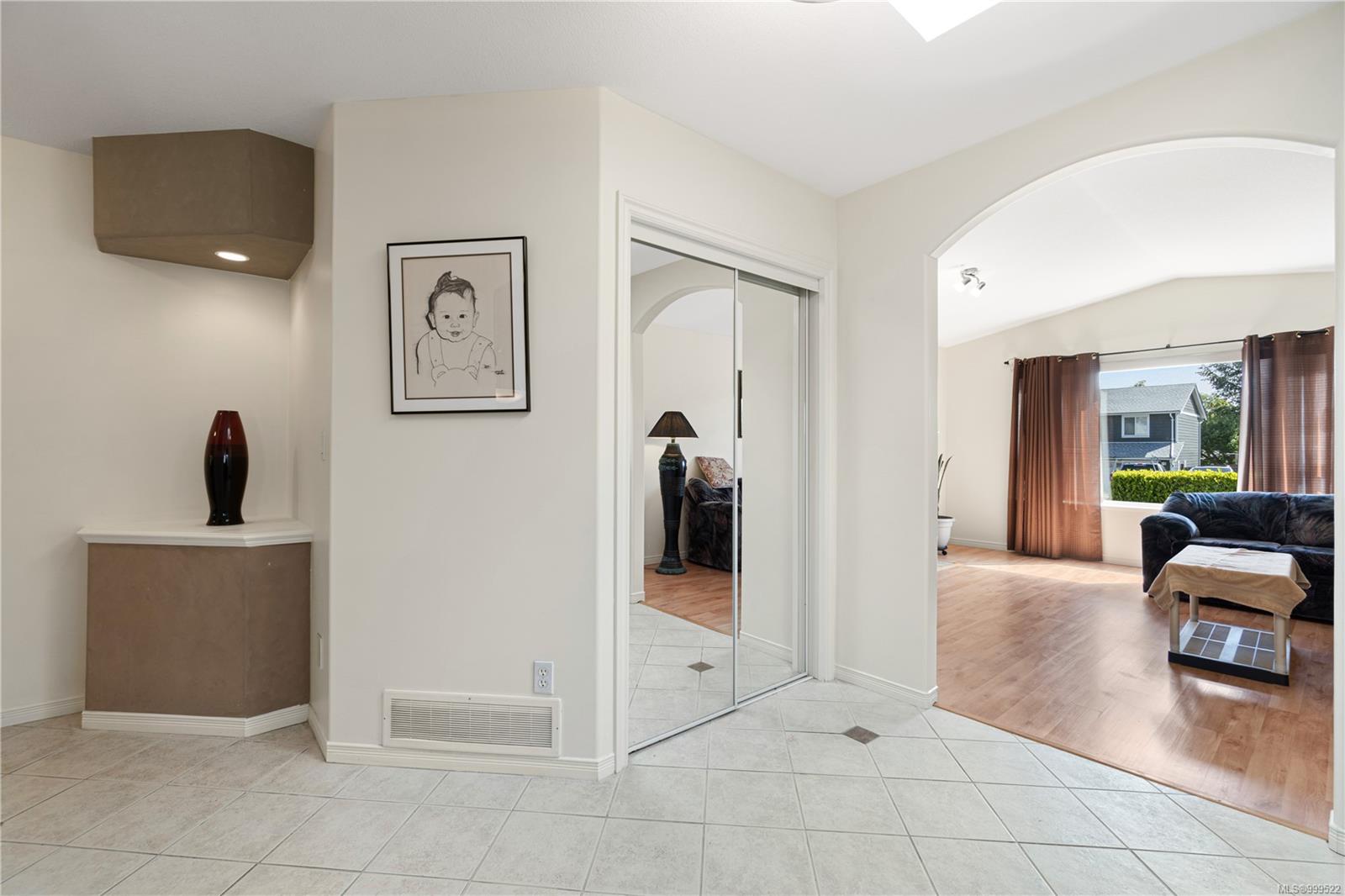 $834,000 - 6117 Brickyard Rd<br>British Columbia, V9V 1K3